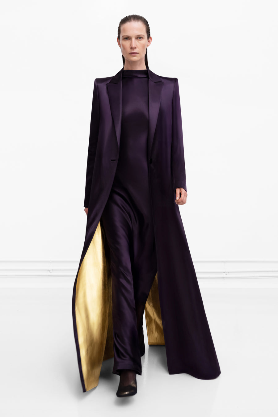 SPACE FOR A SECRET COAT